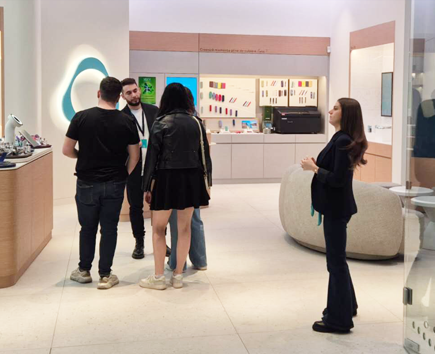 artisJet direct-to-customer in-store personalization printing